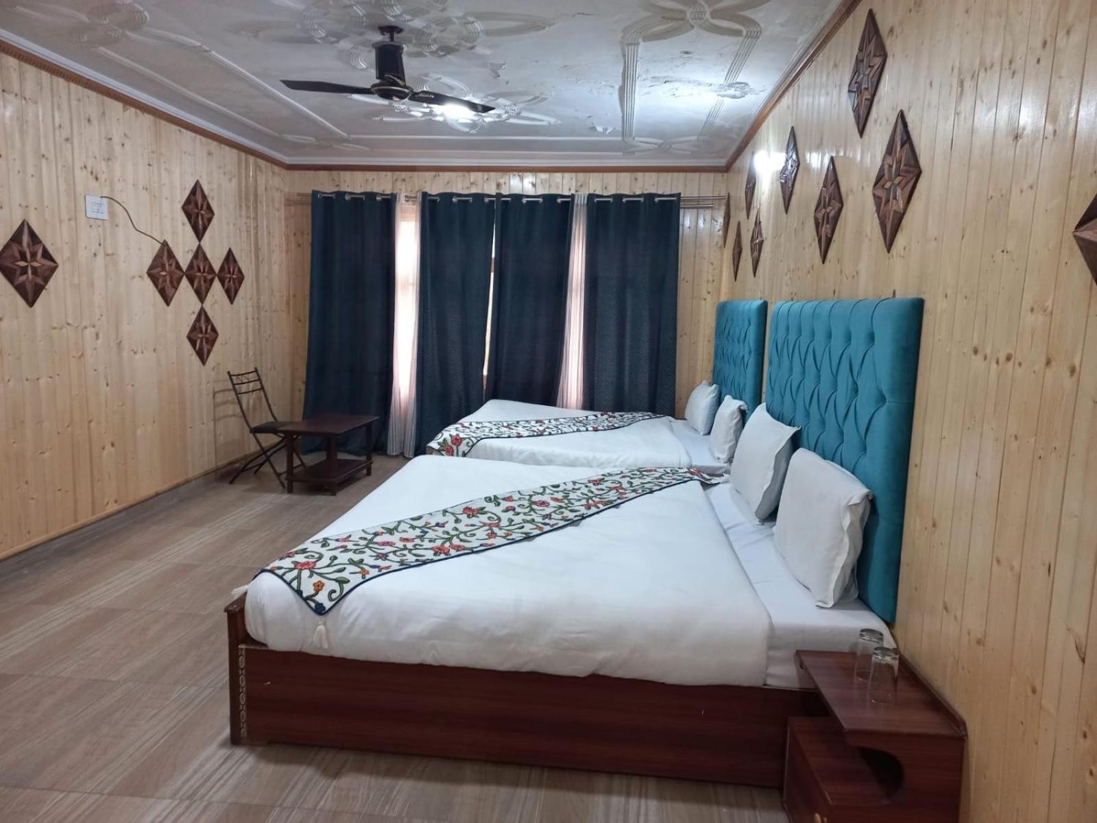 Srinagar Group Of Hotels Eksteriør billede