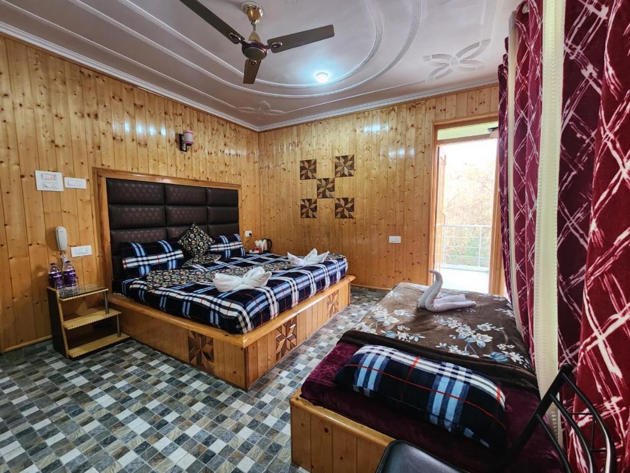 Srinagar Group Of Hotels Eksteriør billede