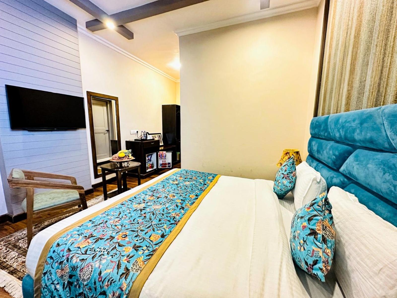 Srinagar Group Of Hotels Eksteriør billede