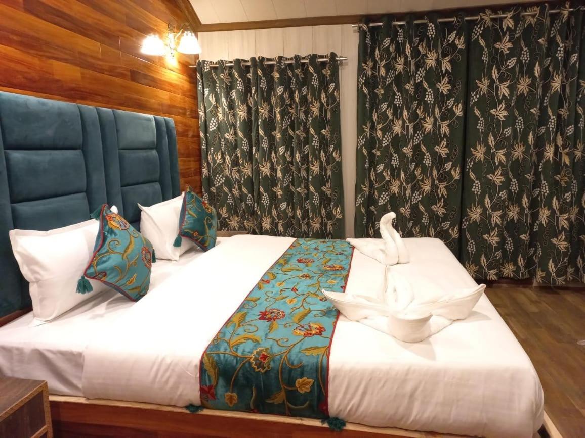 Srinagar Group Of Hotels Eksteriør billede