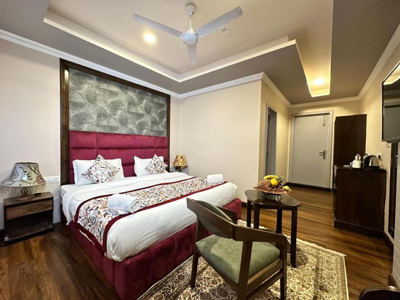 Srinagar Group Of Hotels Eksteriør billede