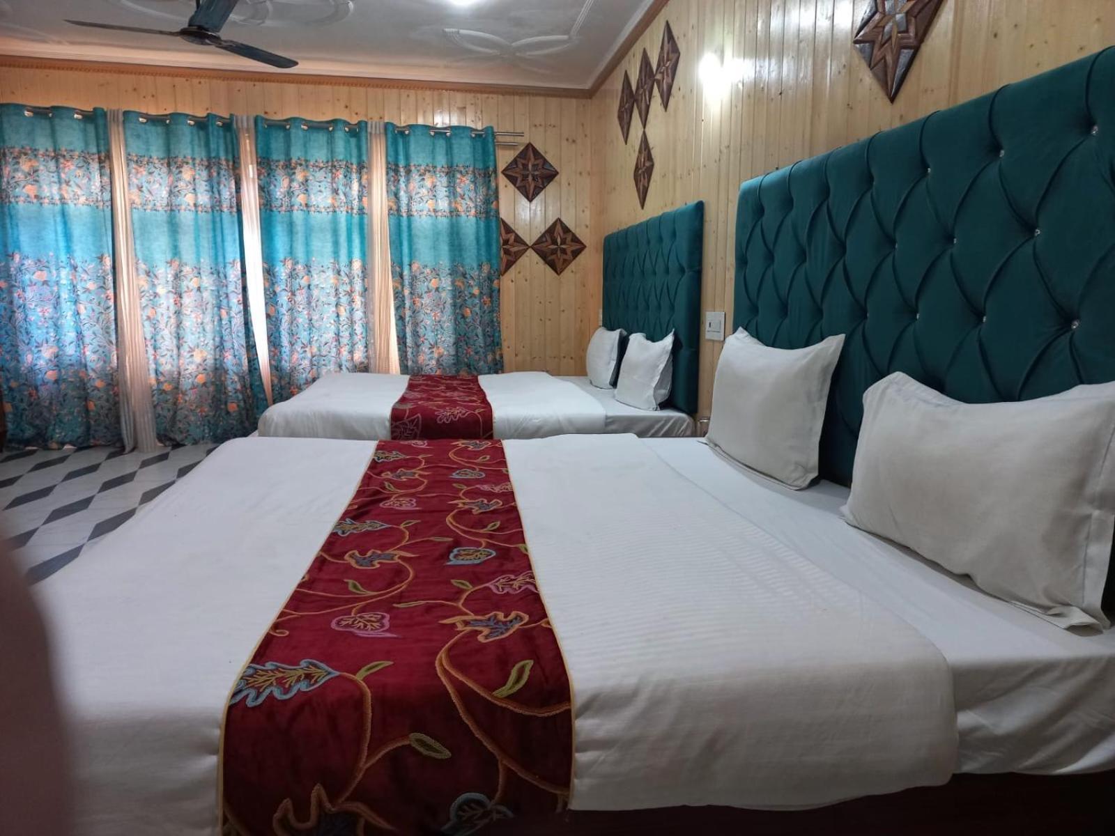 Srinagar Group Of Hotels Eksteriør billede