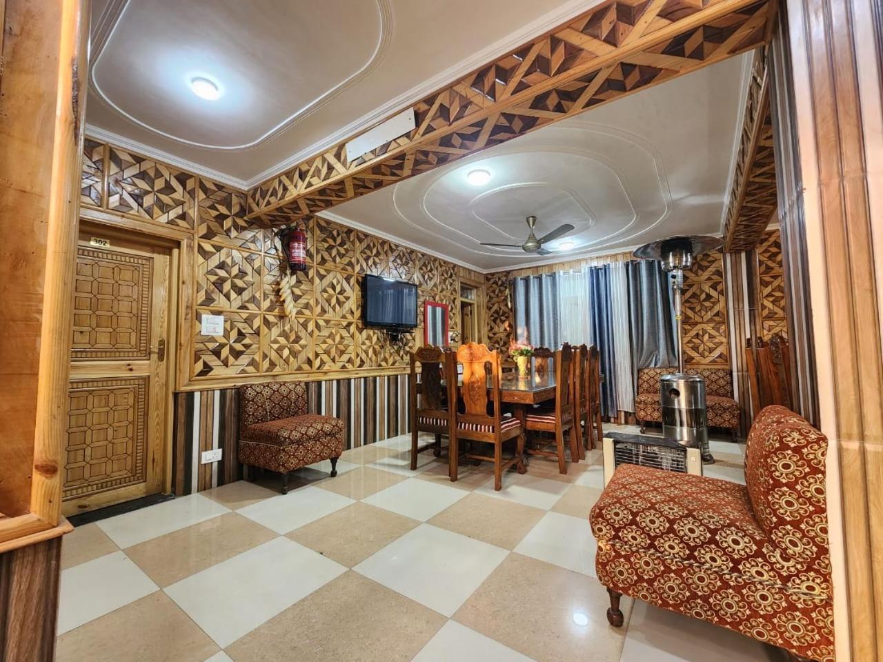 Srinagar Group Of Hotels Eksteriør billede
