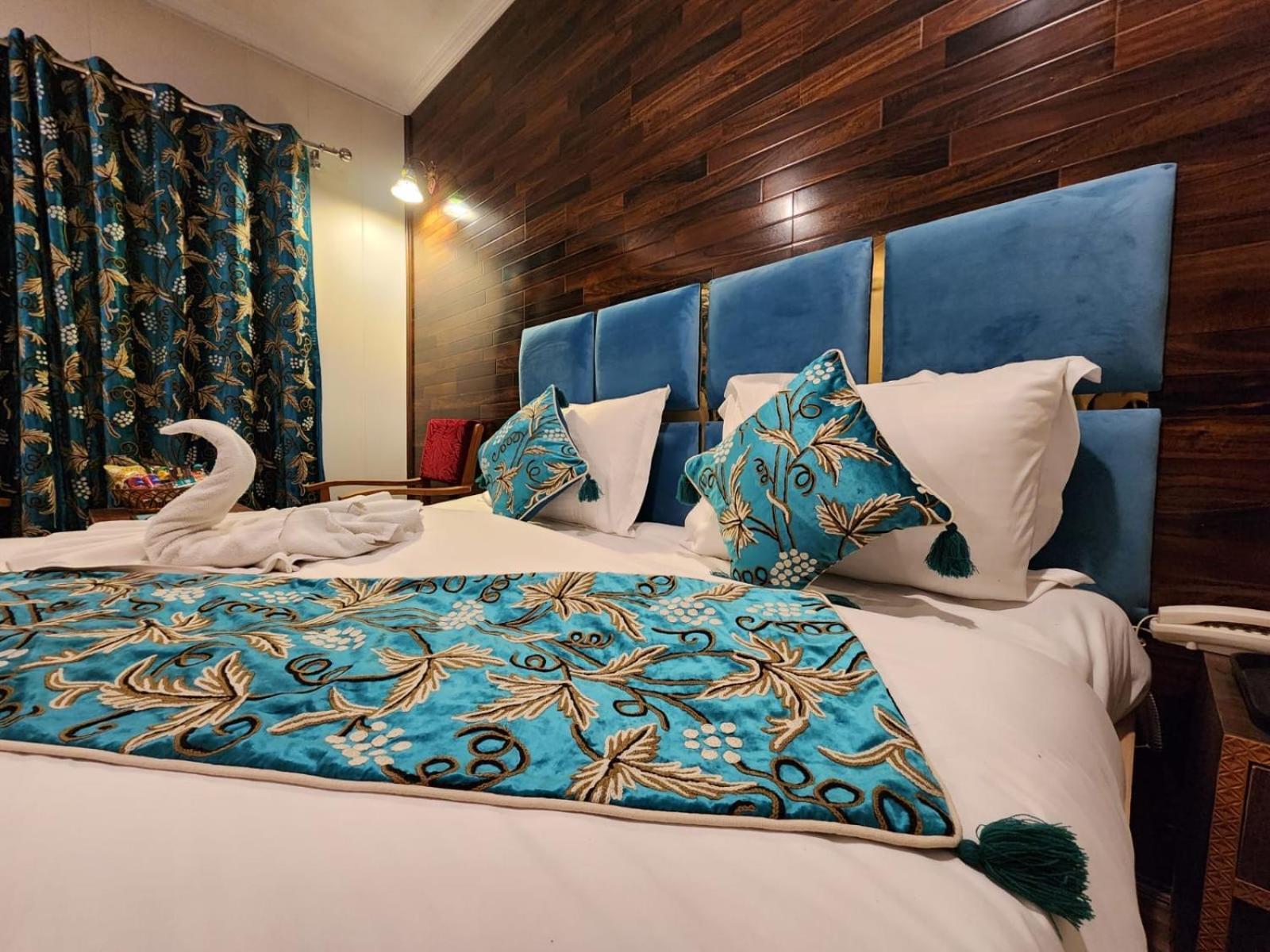 Srinagar Group Of Hotels Eksteriør billede