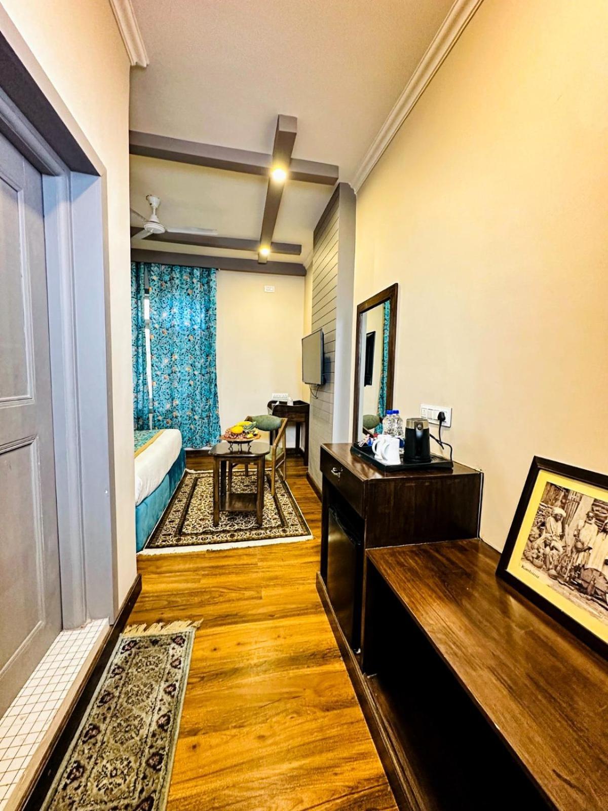 Srinagar Group Of Hotels Eksteriør billede