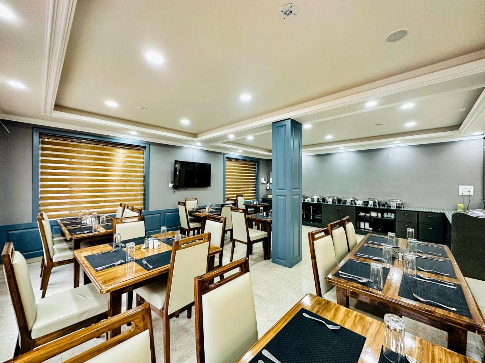 Srinagar Group Of Hotels Eksteriør billede
