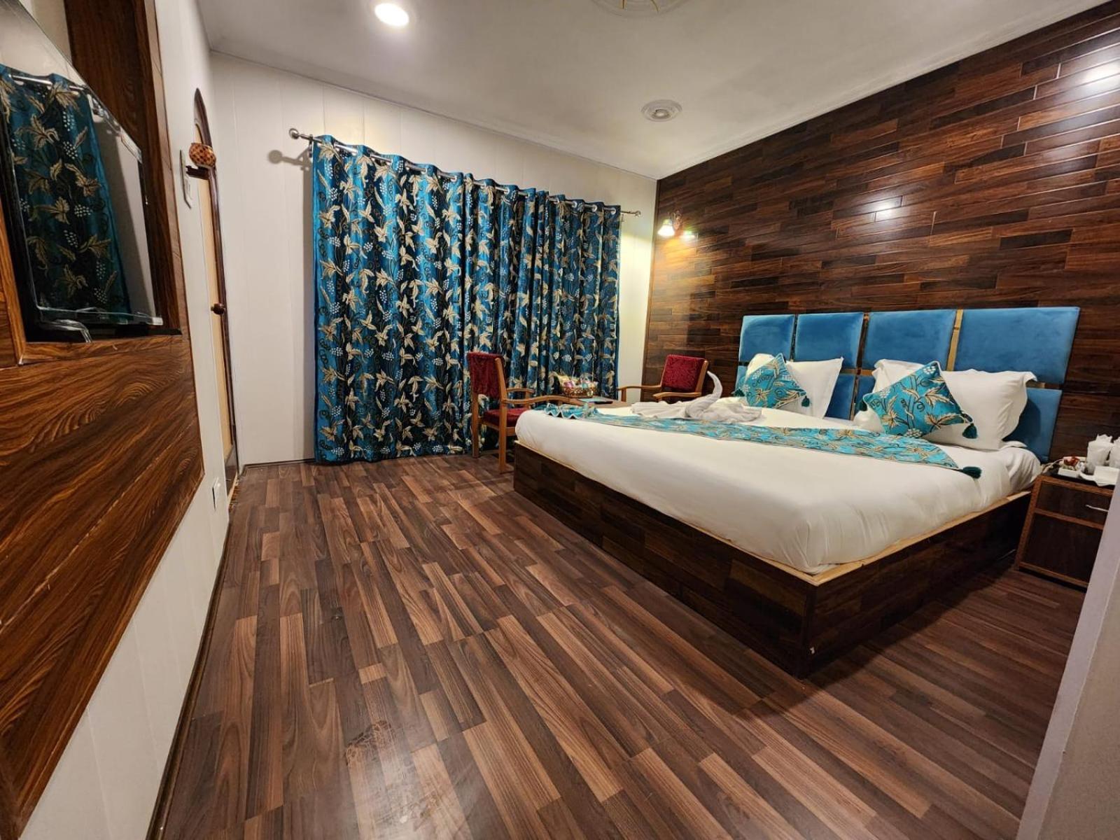 Srinagar Group Of Hotels Eksteriør billede